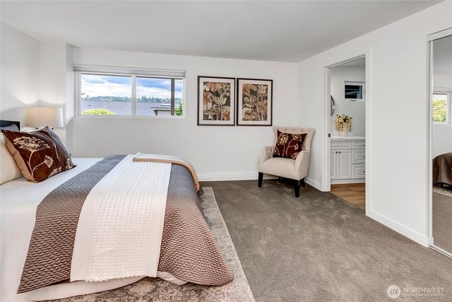 6924 96th Avenue SE, Mercer Island, WA 98040