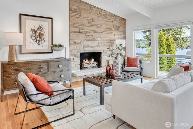 6924 96th Avenue SE, Mercer Island, WA 98040