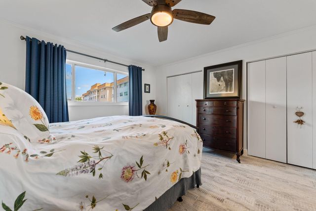 100 Shore Court 105, North Palm Beach, FL 33408