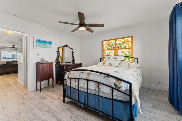 100 Shore Court 105, North Palm Beach, FL 33408