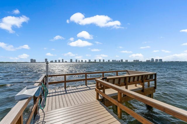 100 Shore Court 105, North Palm Beach, FL 33408