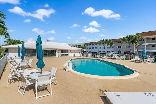 100 Shore Court 105, North Palm Beach, FL 33408