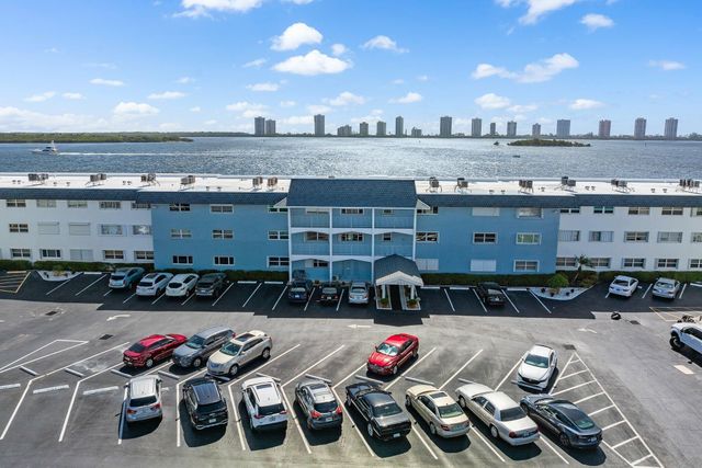 100 Shore Court 105, North Palm Beach, FL 33408