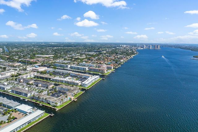 100 Shore Court 105, North Palm Beach, FL 33408