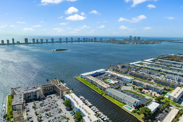 100 Shore Court 105, North Palm Beach, FL 33408