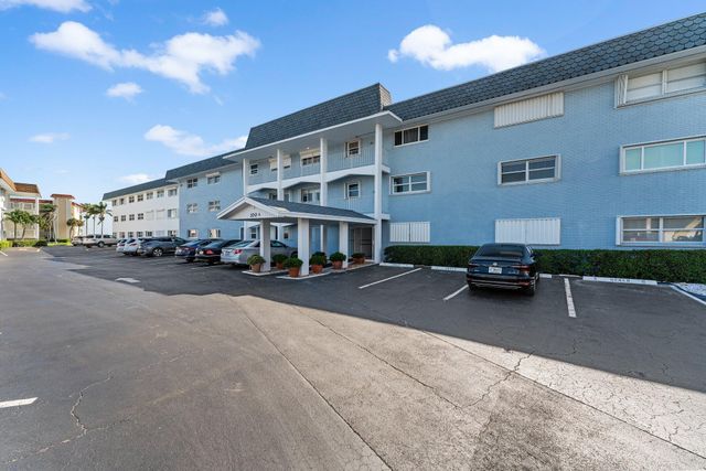 100 Shore Court 105, North Palm Beach, FL 33408