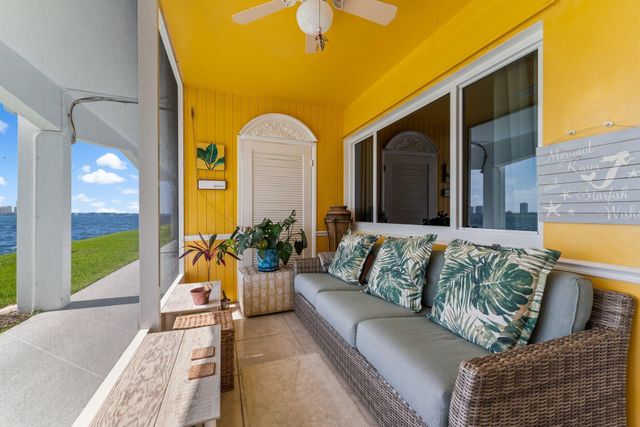 100 Shore Court 105, North Palm Beach, FL 33408