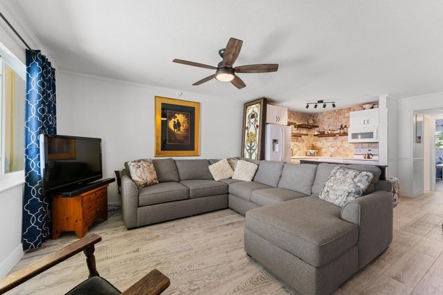 100 Shore Court 105, North Palm Beach, FL 33408