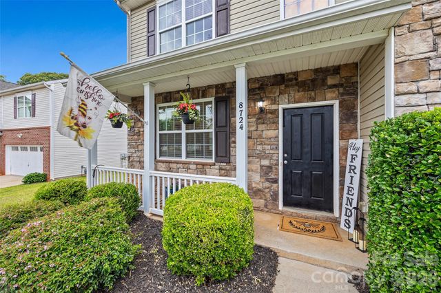 8724 Gray Willow Road, Charlotte, NC 28227