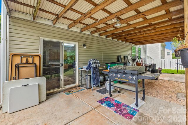 8724 Gray Willow Road, Charlotte, NC 28227