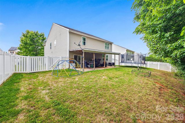 8724 Gray Willow Road, Charlotte, NC 28227