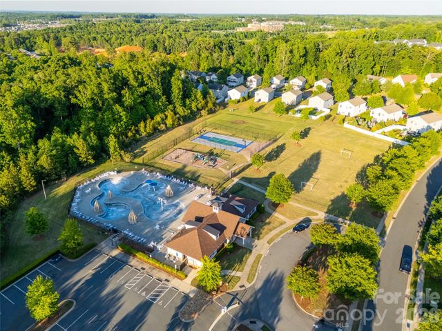 8724 Gray Willow Road, Charlotte, NC 28227