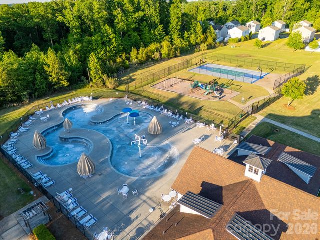 8724 Gray Willow Road, Charlotte, NC 28227