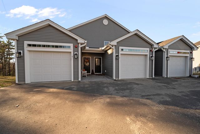 7 Cypress Lane # 5, Windham, NH 03087