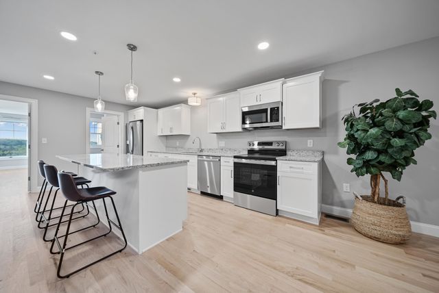 7 Cypress Lane # 5, Windham, NH 03087