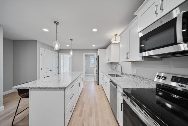 7 Cypress Lane # 5, Windham, NH 03087