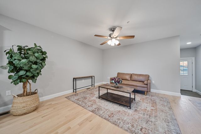 7 Cypress Lane # 5, Windham, NH 03087