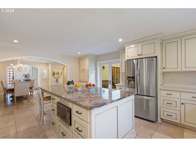 17019 Sw RIVENDELL Dr, Portland, OR 97224