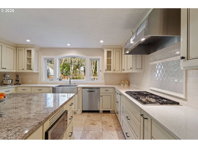 17019 Sw RIVENDELL Dr, Portland, OR 97224