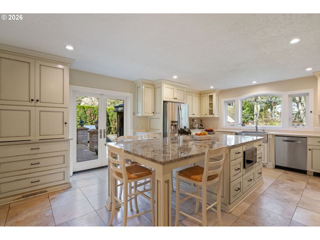 17019 Sw RIVENDELL Dr, Portland, OR 97224