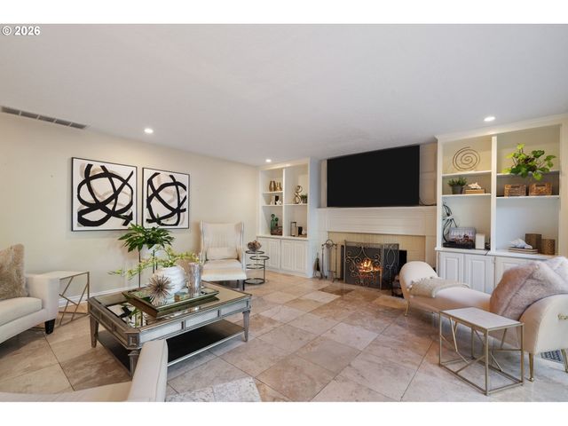 17019 Sw RIVENDELL Dr, Portland, OR 97224