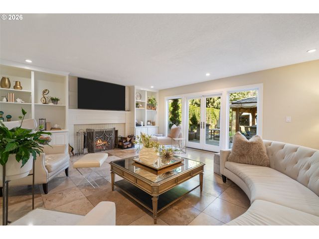 17019 Sw RIVENDELL Dr, Portland, OR 97224