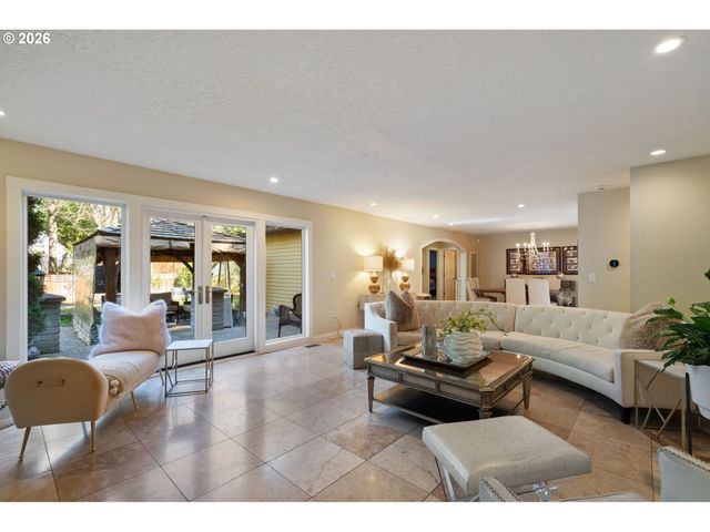 17019 Sw RIVENDELL Dr, Portland, OR 97224