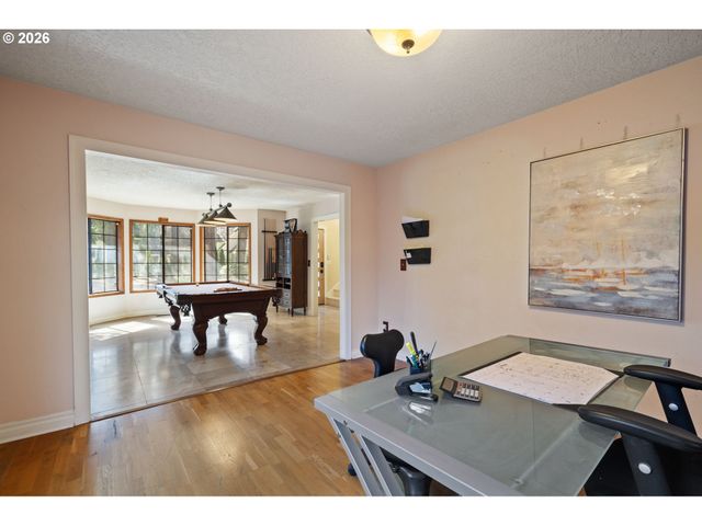 17019 Sw RIVENDELL Dr, Portland, OR 97224