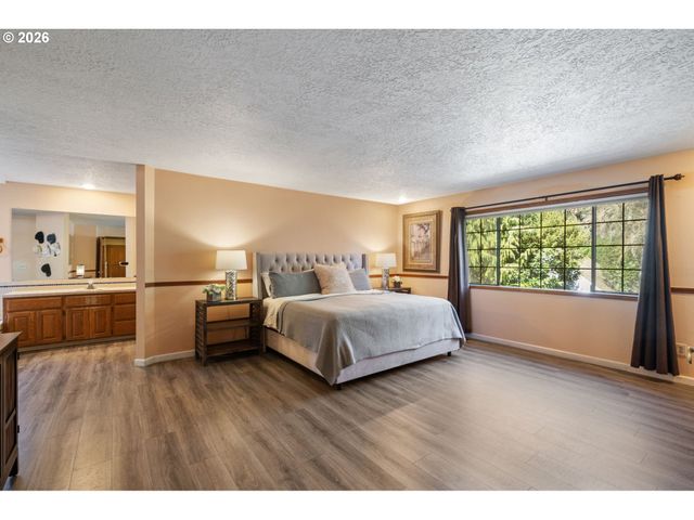 17019 Sw RIVENDELL Dr, Portland, OR 97224