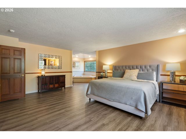 17019 Sw RIVENDELL Dr, Portland, OR 97224