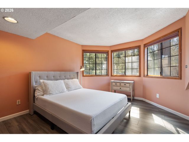 17019 Sw RIVENDELL Dr, Portland, OR 97224