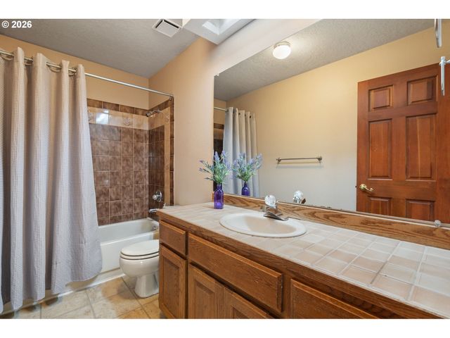 17019 Sw RIVENDELL Dr, Portland, OR 97224