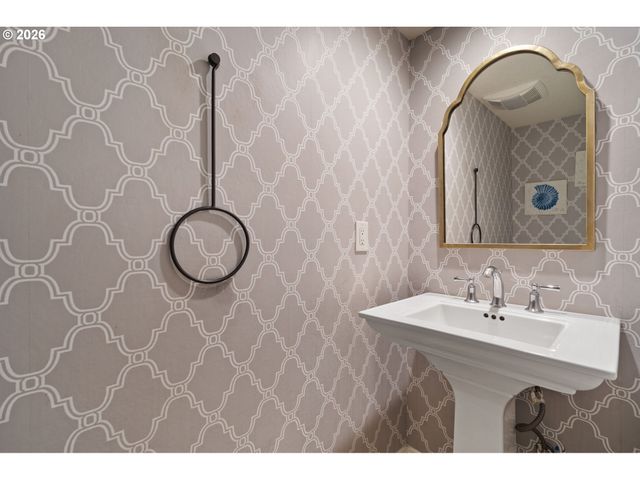 17019 Sw RIVENDELL Dr, Portland, OR 97224