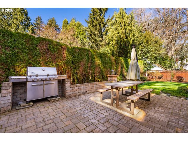 17019 Sw RIVENDELL Dr, Portland, OR 97224