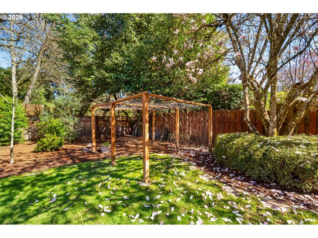 17019 Sw RIVENDELL Dr, Portland, OR 97224
