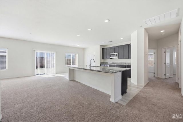 6507 Sunchase Drive, Bakersfield, CA 93313