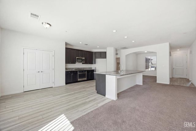 6507 Sunchase Drive, Bakersfield, CA 93313