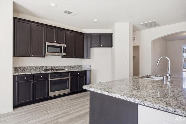 6507 Sunchase Drive, Bakersfield, CA 93313