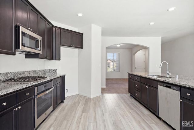 6507 Sunchase Drive, Bakersfield, CA 93313