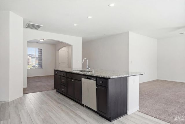 6507 Sunchase Drive, Bakersfield, CA 93313