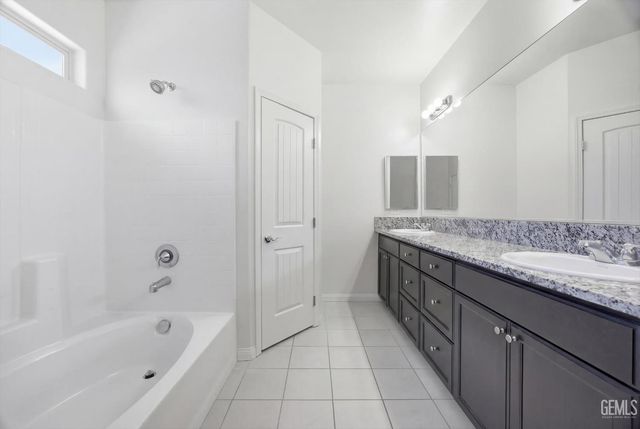 6507 Sunchase Drive, Bakersfield, CA 93313