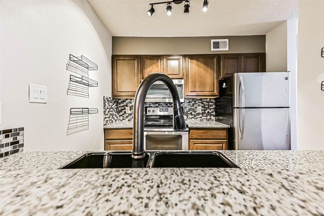 7106 N Holiday Drive 7106, Galveston, TX 77550