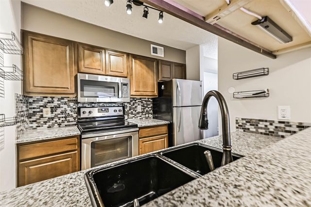 7106 N Holiday Drive 7106, Galveston, TX 77550