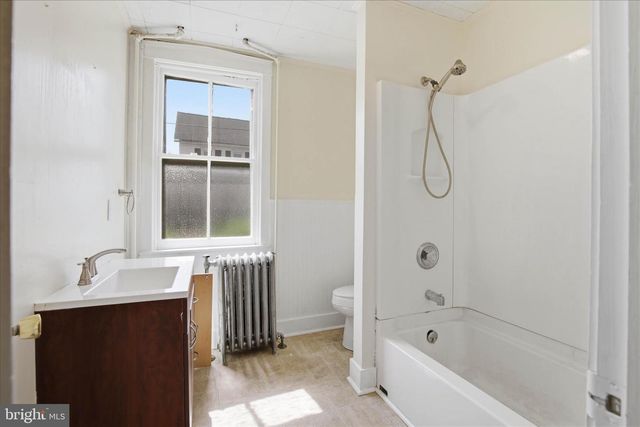 101 E LINCOLN AVE, Lititz, PA 17543
