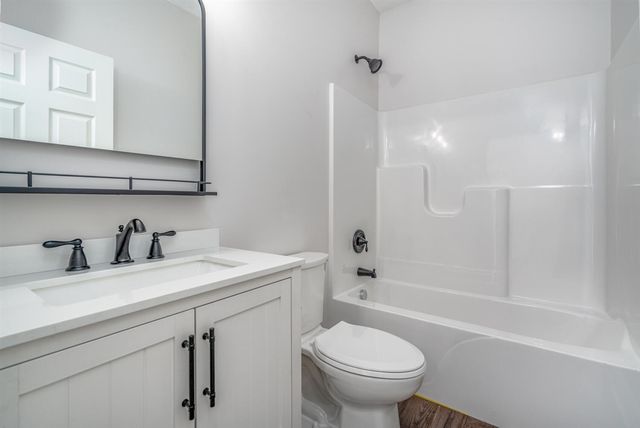 205 Ridgeview Drive, Battle Creek, MI 49015