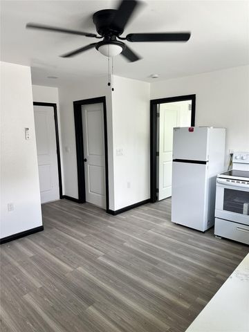 6812 Avenue Q C, Houston, TX 77011