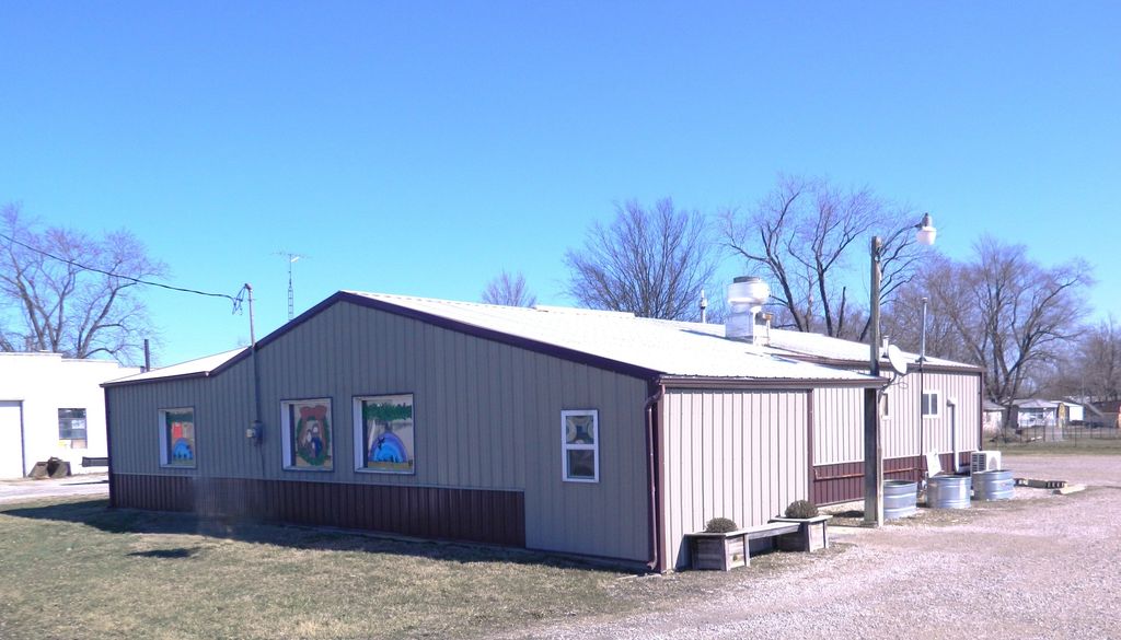 Image 1 of property listing at 204 S Main Street, Iuka, IL 62849