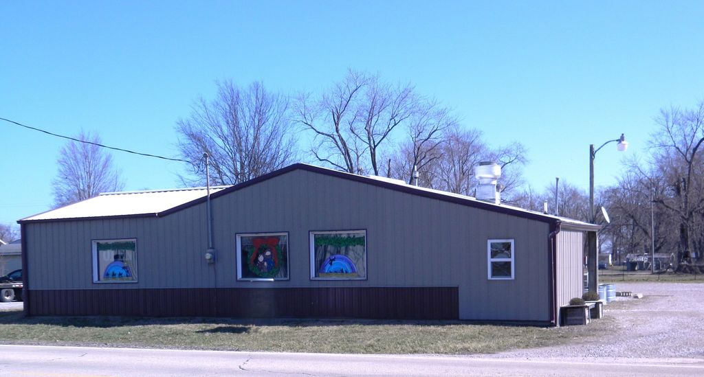 Image 2 of property listing at 204 S Main Street, Iuka, IL 62849