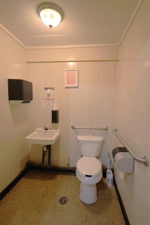 Image 13 of property listing at 204 S Main Street, Iuka, IL 62849