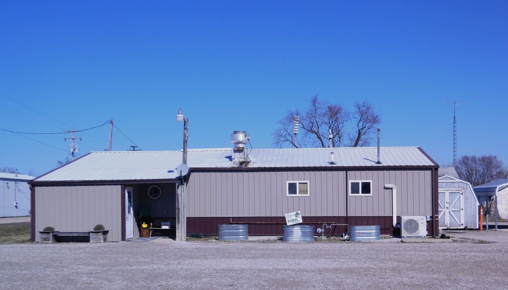 Image 21 of property listing at 204 S Main Street, Iuka, IL 62849